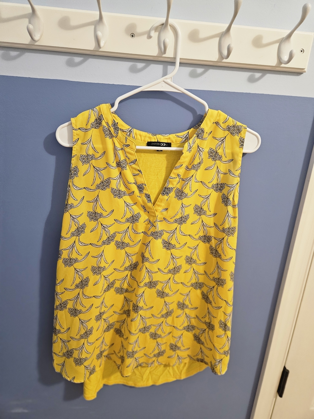 Papermoon Yellow Sleeveless Floral-Print V-Neck Shell Top